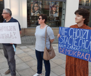 Tak protestowali mieszkańcy Tarnowa! Wsparcie dla telewizji TVN