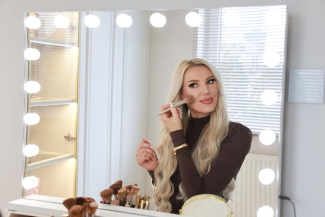 Lata temu wygrała "Projekt Lady", teraz pokazała jak mieszka! Biel i złoto biją po oczach