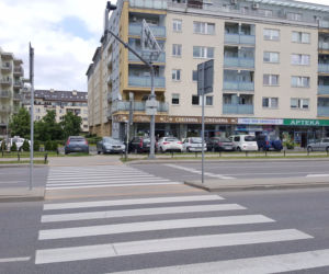 Przejście dla pieszych w alei KEN przy ul. Telekiego. Czarny punkt na mapie Warszawy