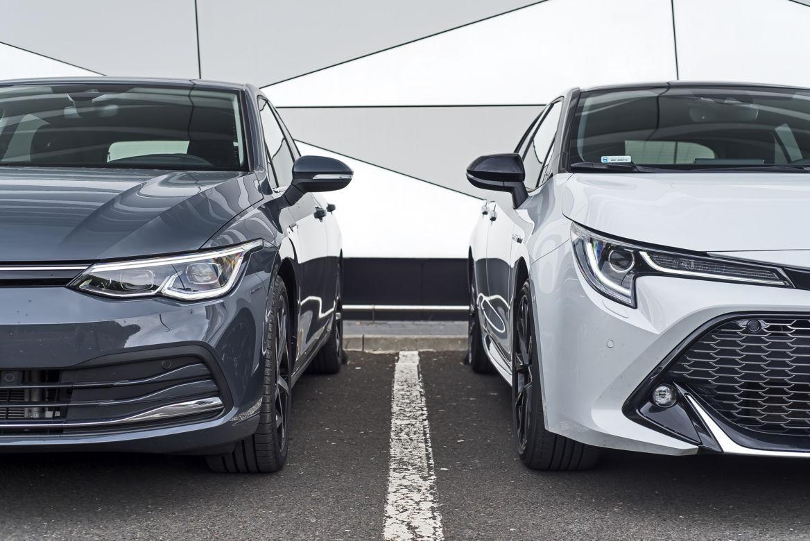 Toyota Corolla GR Sport 2.0 Hybrid Dynamic Force 184 KM e-CVT vs. Volkswagen Golf 8 1.5 eTSI 150 KM Style DSG7