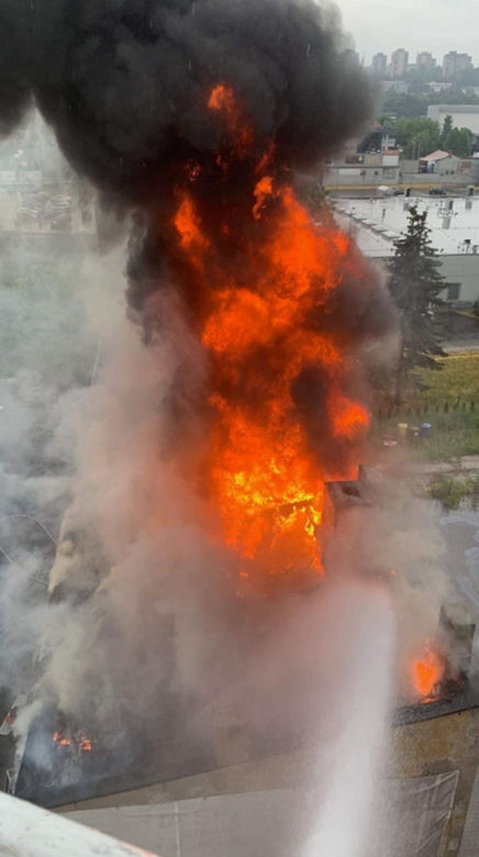 Gigantyczny pożar w Będzinie. Ogień bucha na kilka metrów!