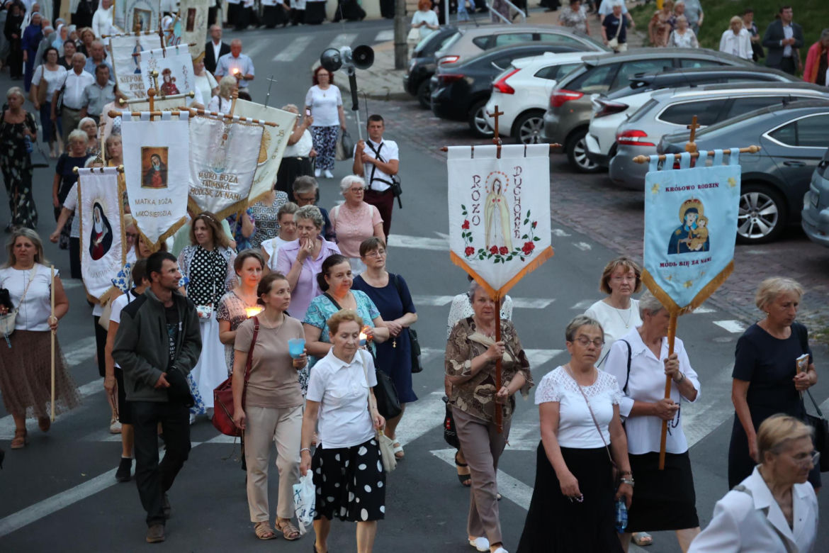 76. rocznica Cudu Lubelskiego. Procesja różańcowa w centrum Lublina