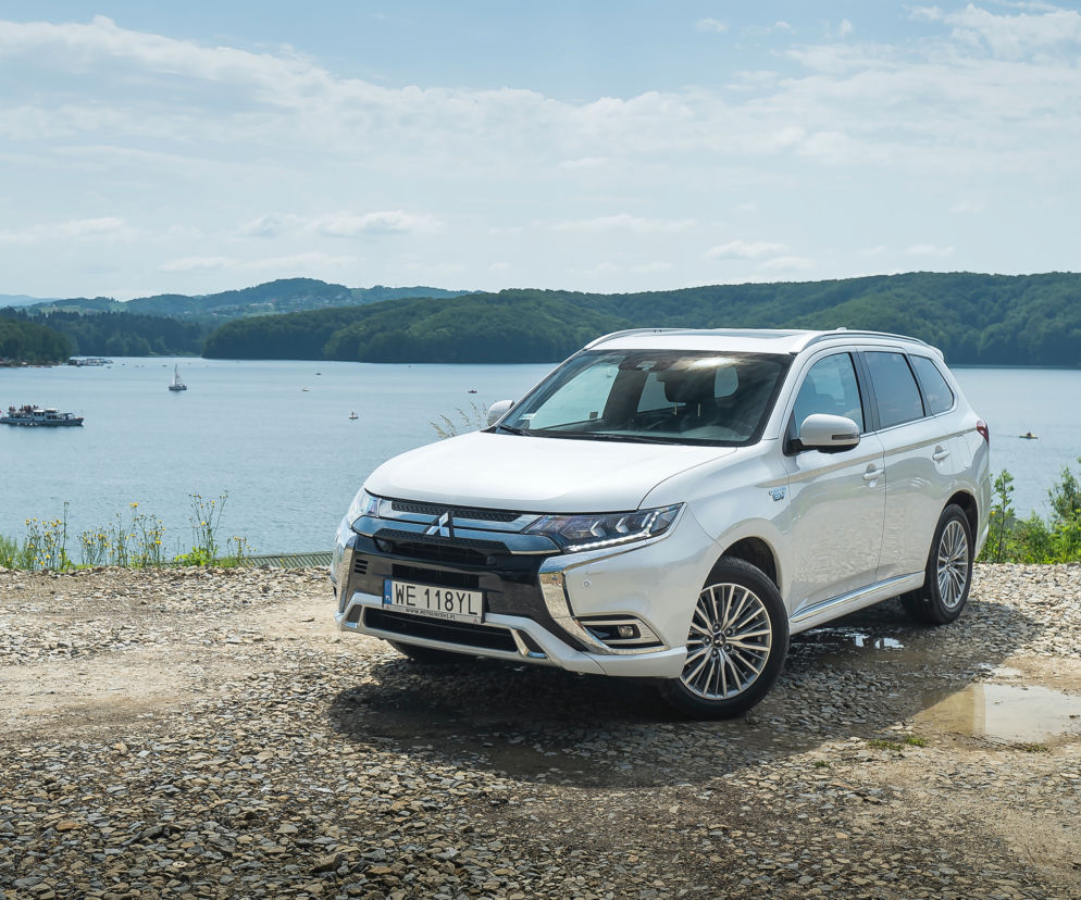 Mitsubishi Outlander PHEV 224 KM Instyle Plus 4WD S-AWC