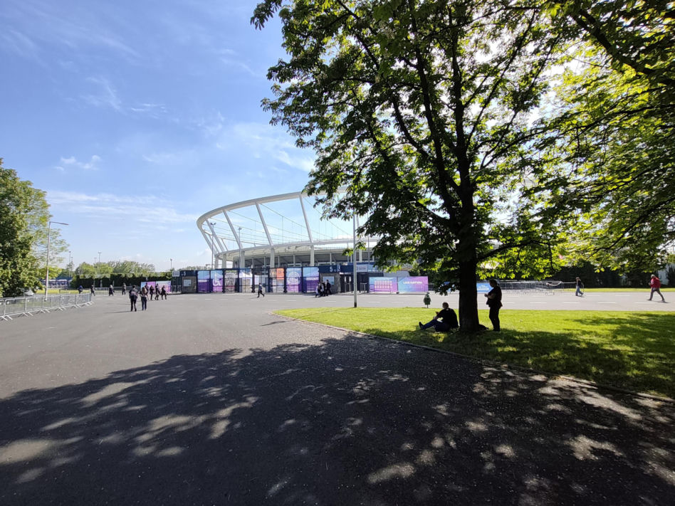 Długie kolejki i tłum fanów przed koncertem Metaliki