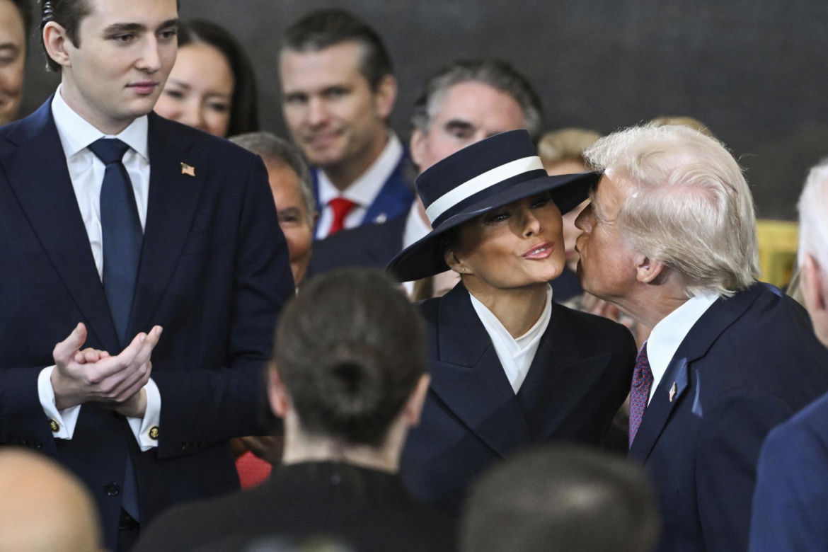 Trump próbował pocałować żonę! Nic z tego nie wyszło na oczach wszystkich