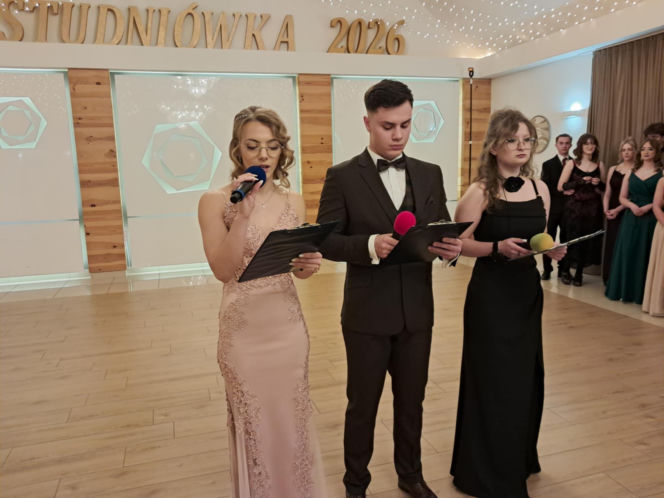 Studniówka 2026 maturzystów Zespołu Szkół Zawodowych nr 1 w Starachowicach