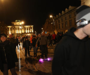Nightskating. Warszawiacy przejechali stolicę na rolkach [Zdjęcia]