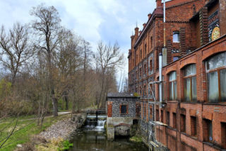 Małe miasto, wielka historia. Świętokrzyska perła z XIX-wiecznym młynem wodnym