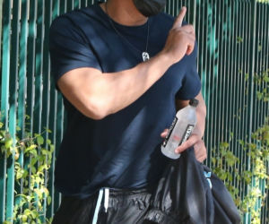 Alex Rodriguez na spacerze z córką Tashi