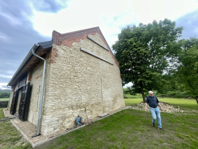 Przebudowa stodoły z wapienia w woj. opolskim. Dom