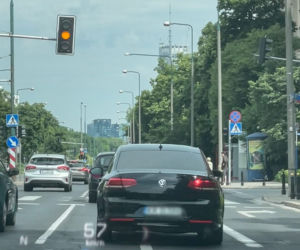 Kinga Duda podróżując limuzyną łamie przepisy 