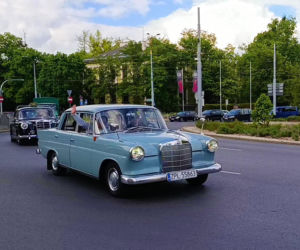 Parada zabytkowych pojazdów w Szczecinie