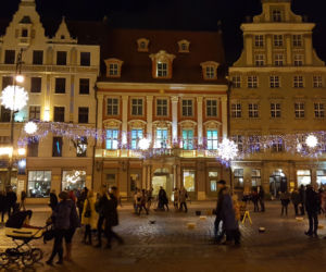W centrum Wrocławia rozbłysły już świąteczne ozdoby