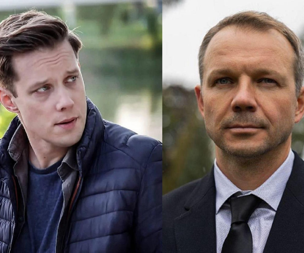 Michał Mikołajczak jako policjant Piotrek i Lesław Żurek jako Mateusz Stik w serialu Pierwsza miłość. Piotrek prowadzi śledztwo w sprawie ucieczki Mateusza z konwoju i poznaje prawdę o śmierci Teresy. Więcej informacji o serialu znajdziesz na Super Seriale.