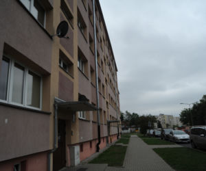 Wzorowy ojciec i mąż zgwałcił 13- miesięczną dziewczynkę