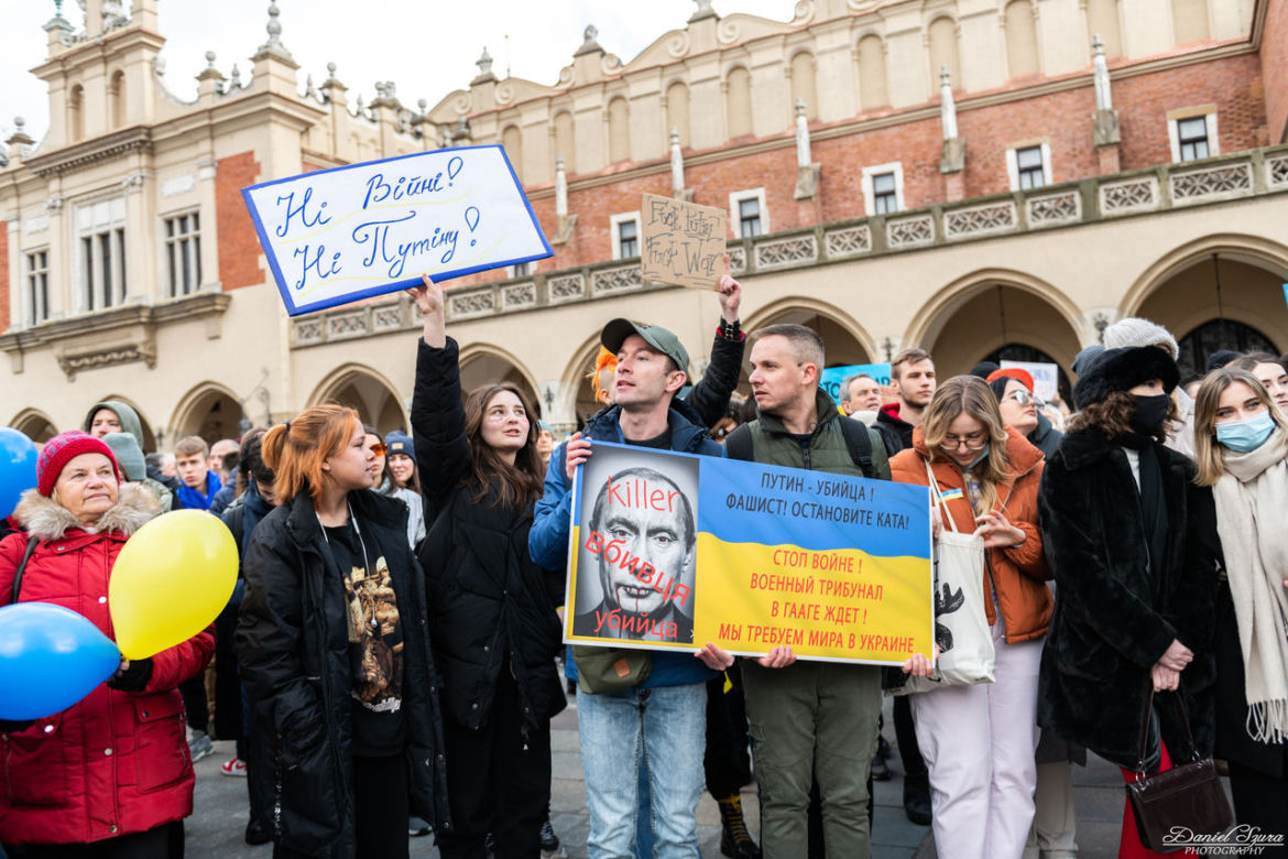 Protesty na Rynku Głównym w Krakowie