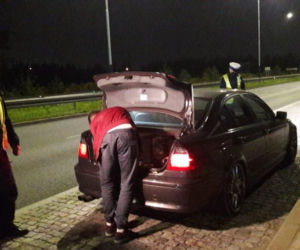 Gnał BWM ponad 140 km/h w terenie zabudowanym