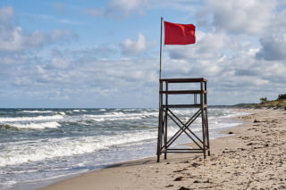 Sinice Darłowo. Czy w Darłowie można się kąpać 25.08? Flaga, warunki pogodowe