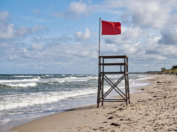 Sinice Darłowo. Czy w Darłowie można się kąpać 25.08? Flaga, warunki pogodowe