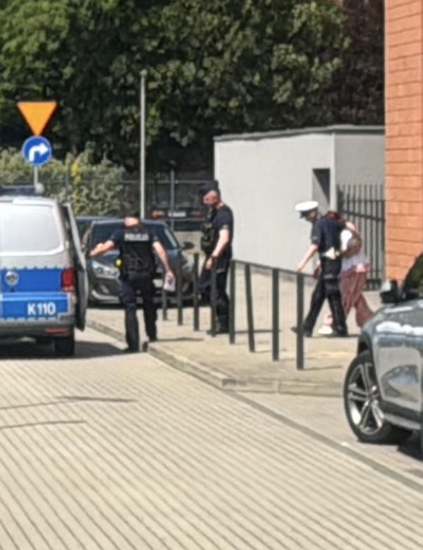 Lutoryż. Magdalena H.  zakopywała w ogródku pod domem ludzkie płody