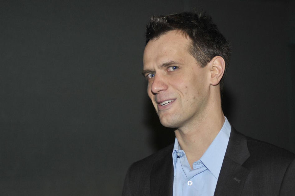 Pawel Okraska odszedł z "M jak miłość", bo nie chciał być postrzegany przez pryzmat postaci. Ta decyzja zniszczyła mu karierę?