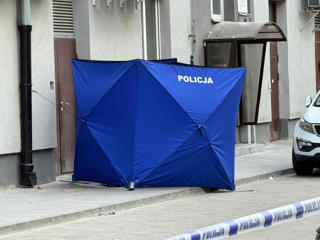 Kobieta wypadła z szóstego piętra. Zginęła na miejscu