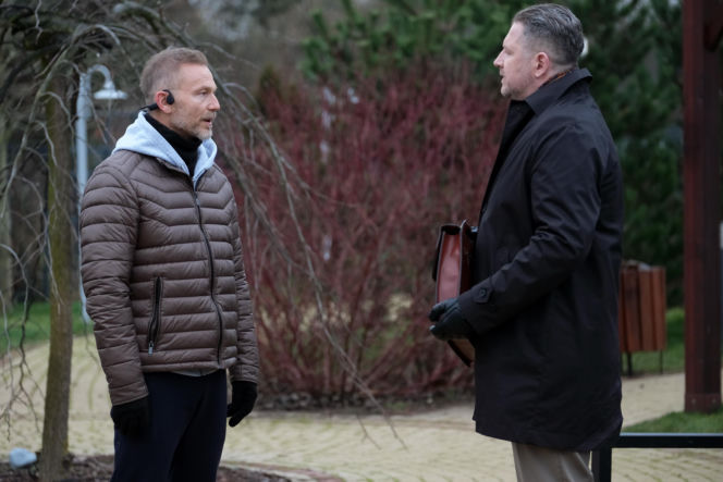 M jak miłość odc. 1925. Andrzej Budzyński (Krystian Wieczorek), Igor Jabłoński (Marcin Piętowski)