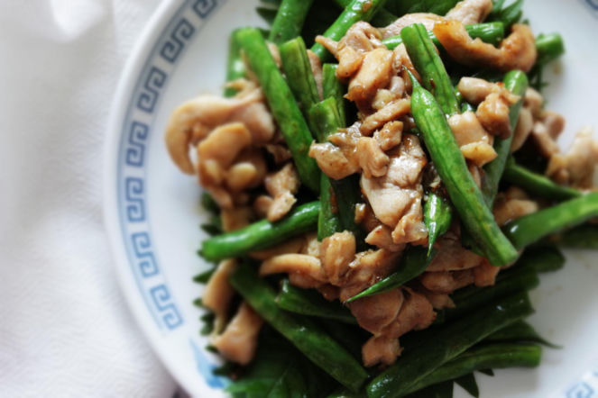 Nowy sposób na szybki obiad. Aromatyczny kurczak, który znika z talerza