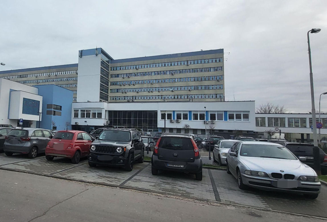 Zaczęło się od kłótni o plecak. 41-latek skończył z ranami zadanymi łopatą i sekatorem!