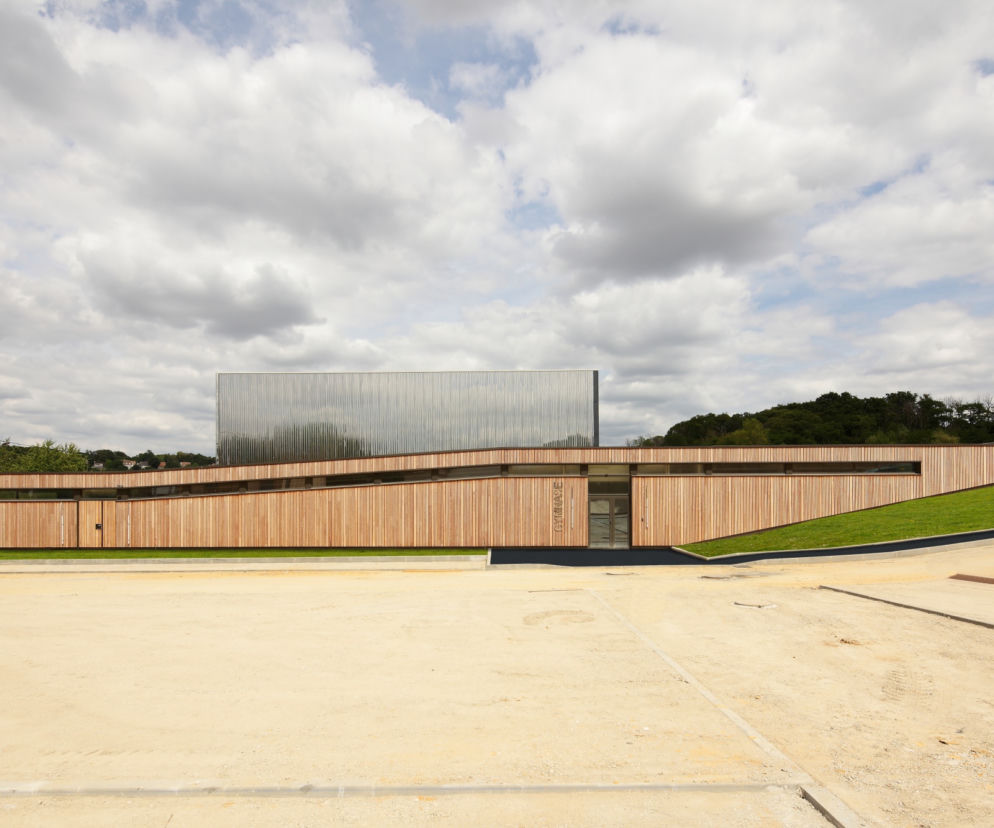 Kompleks budynków edukacyjnych w Ville-du-Bois