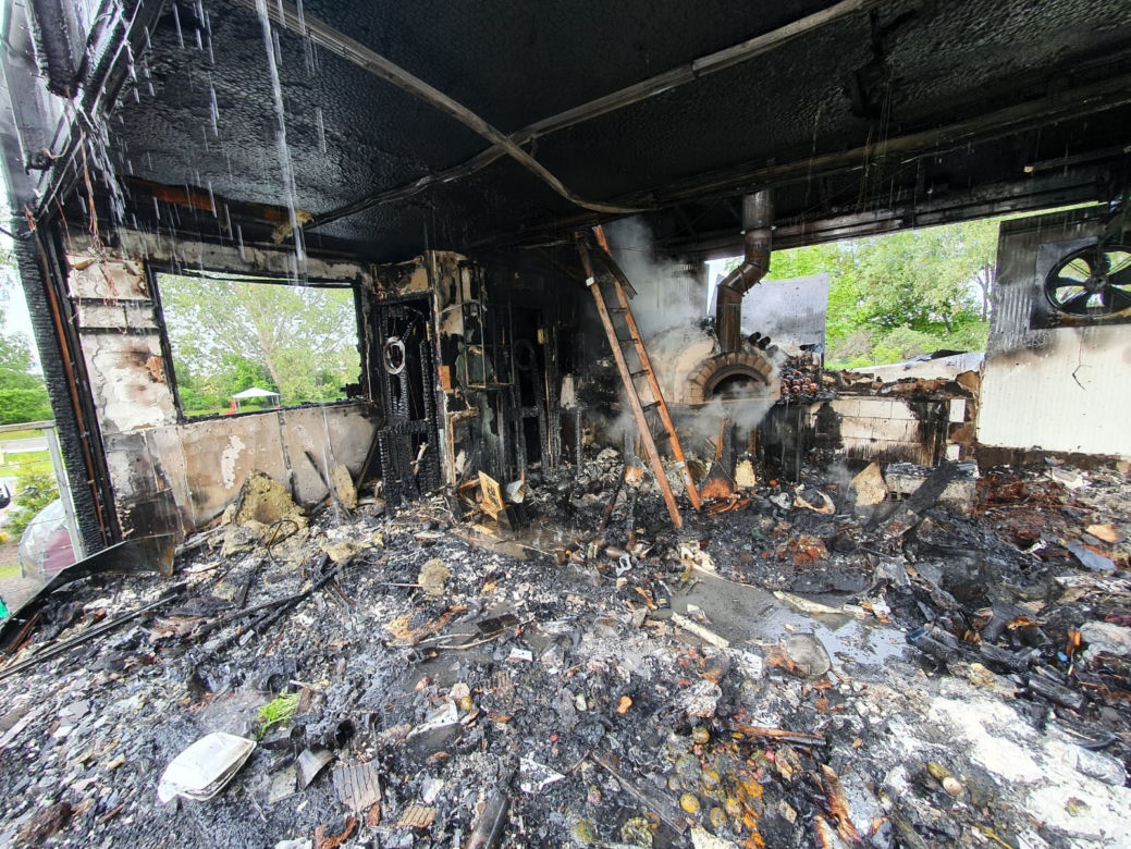 Władysławowo. Pożar znanej restauracji! W środku jedna osoba. Strażacy: Ogromne straty [ZDJĘCIA]