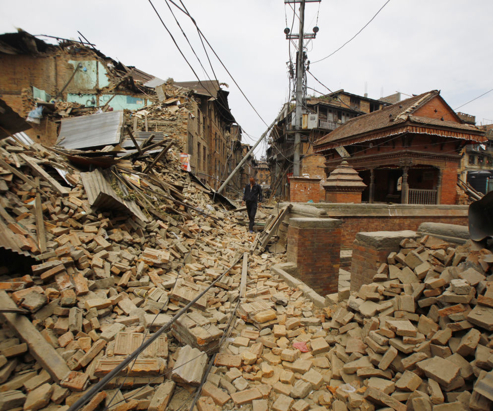 Ziemia pochłonęła Nepal