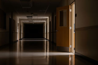 Bijatyka rodziców w katolickiej szkole. Jakie kary czekają uczestników skandalu?