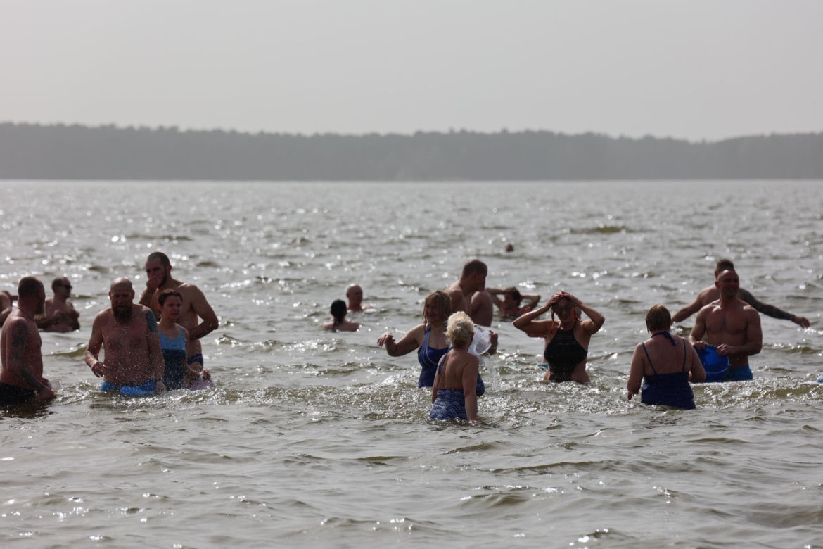 Lany Poniedziałek z lubelskimi morsami. Wiaderka i sikawki poszły w ruch!