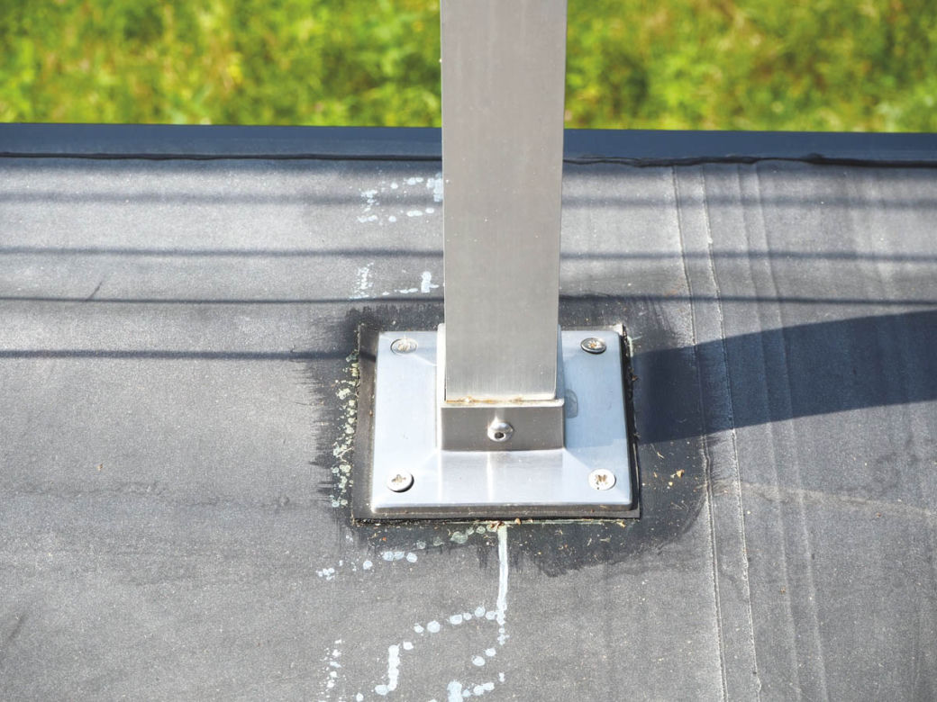 Uszczelnienie mocowania balustrady