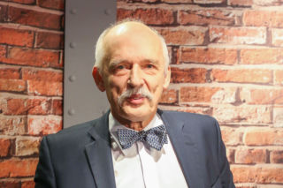 Janusz Korwin-Mikke o szczepionkach: Ech - żyć-by w normalnym kraju!