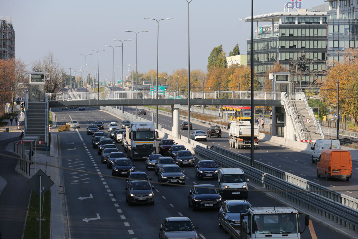 Kierowcy czekają na wiadukt
