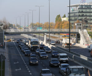 Kierowcy czekają na wiadukt