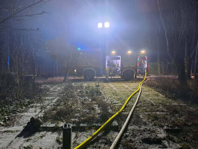 Pożar budynku w miejscowości Bartoszówka w powiecie grodziskim