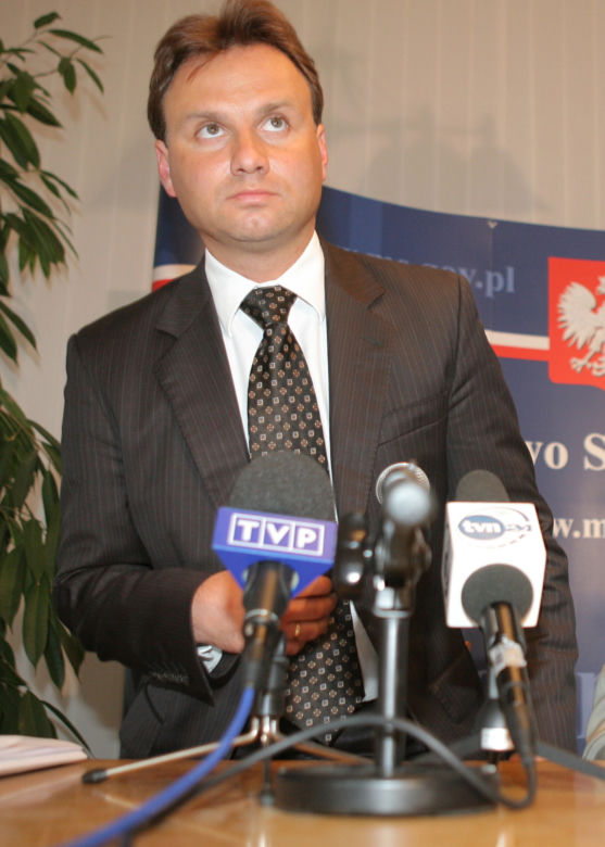 Wiemy, jak żył Andrzej Duda, zanim poznał Agatę. Miał kilka dziewczyn! Zdradził sposób na podryw