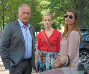 Pierwsza miłość. Agata (Aleksandra Kisio), Karol Weksler (Karol Strasburger), Sabina (Urszula Dębska)