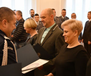 Białystok. Od 30 lat są związani z policją. Zobacz kto został wyróżniony