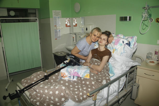 Koń zrujnował życie 16-letniej Klaudii. Mama: "Cudem udało się ją uratować"