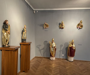 Wystawa XVII-wiecznych rzeźb z ołtarza głównego bazyliki św. Małgorzaty
