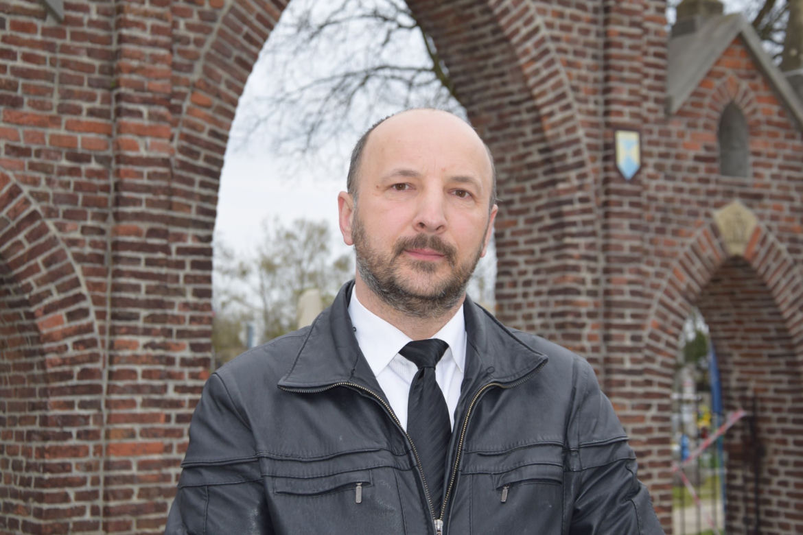 W Stalowej Woli nie umiera się za „co łaska”? Pogrzeb to drogi szpas!