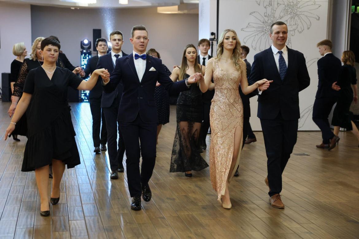 Studniówka Zespołu Szkół Elektronicznych w Lublinie. Tak bawią się tegoroczni maturzyści! 