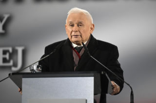 Marsz Pamięci PiS przeszedł ulicami Warszawy. To już 16 lat po katastrofie smoleńskiej