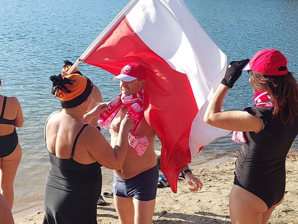 Święto Niepodległości w starachowickim Klubie Morsów "Wektor"