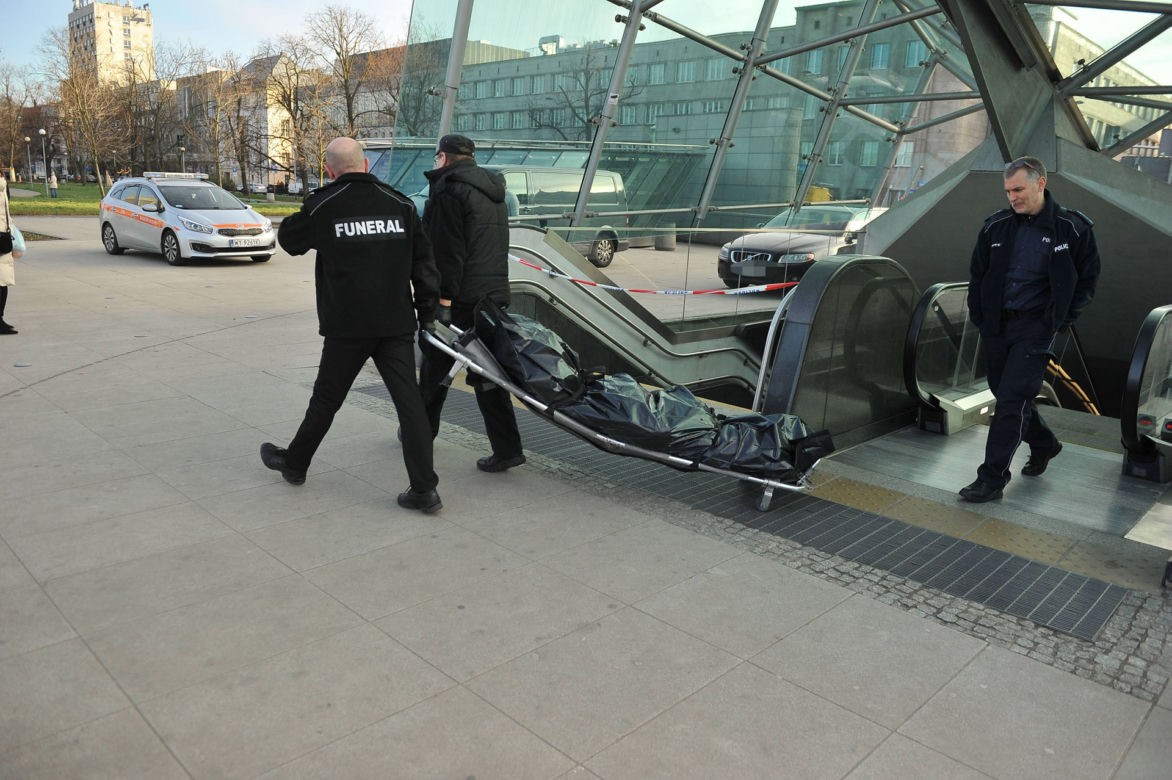 Tragedia na stacji metra Centrum Nauki Kopernik. Nie było szans na ratunek 