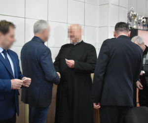 Ksiądz siał zgorszenie na ulicy w centrum Gryfic?